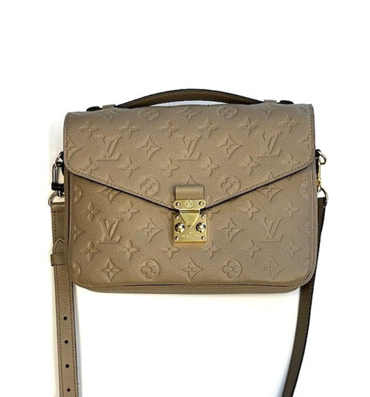 $3100 pochette metis