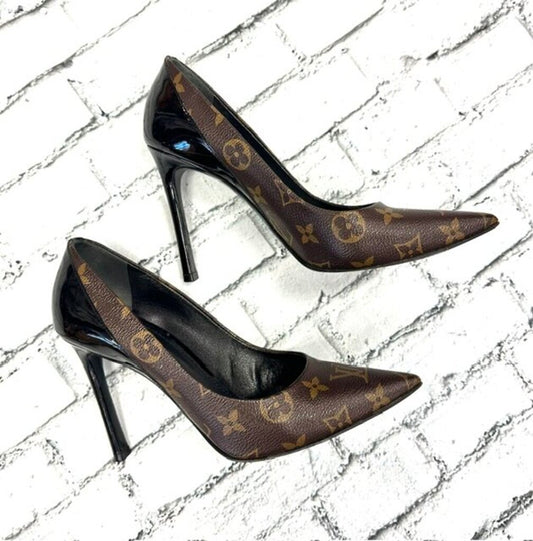 Louis Vuitton Monogram Pumps 38 / 8