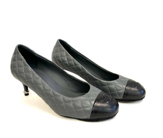 $1350 Chanel Quilted Heel 38 / 8